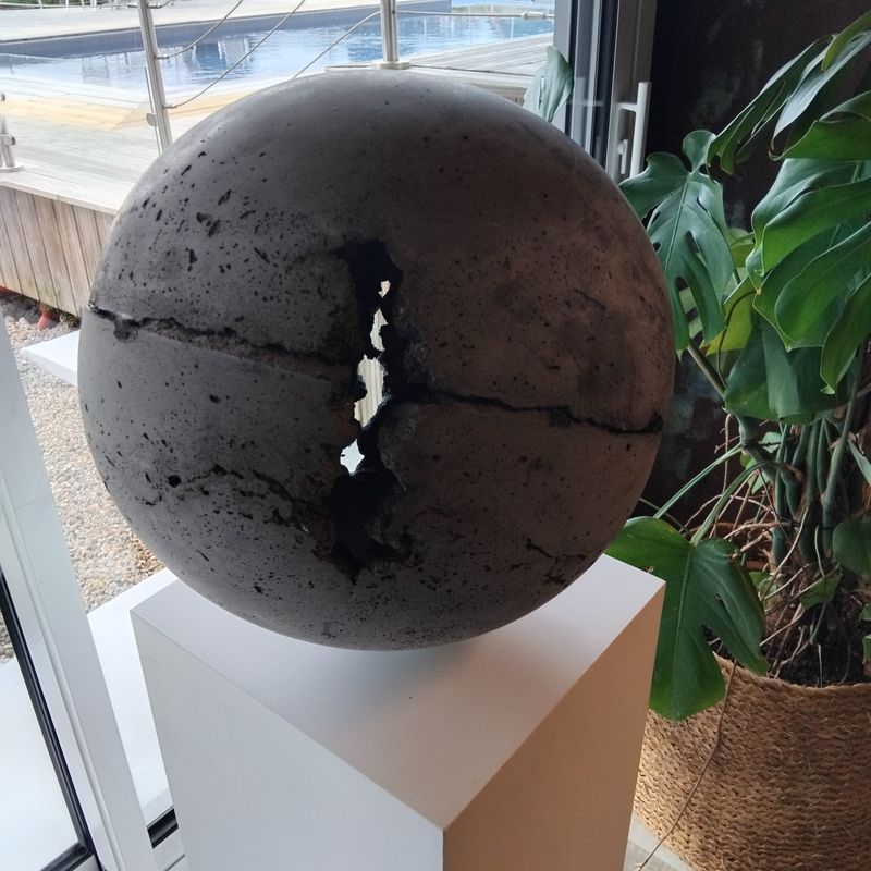 Photographie de l'exposition de Franck Roux à l'Hôtel Le Cardinal
