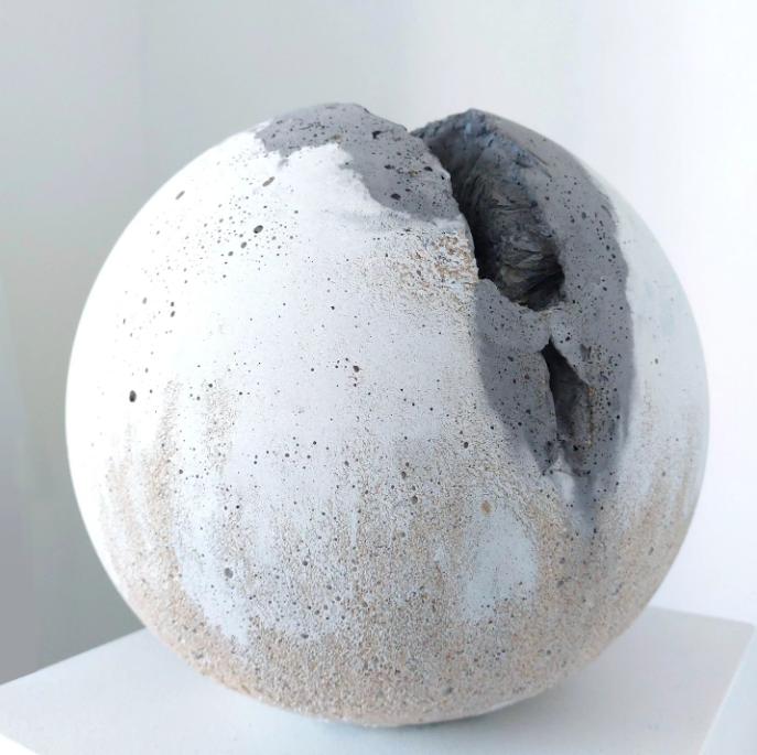 Sculpture sphere fente
