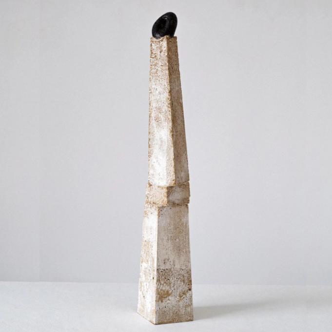 Sculpture obelisque pierre sommet